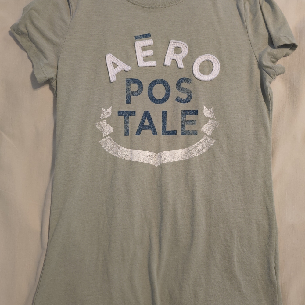 Aeropostale Gray Graphic T-Shirt